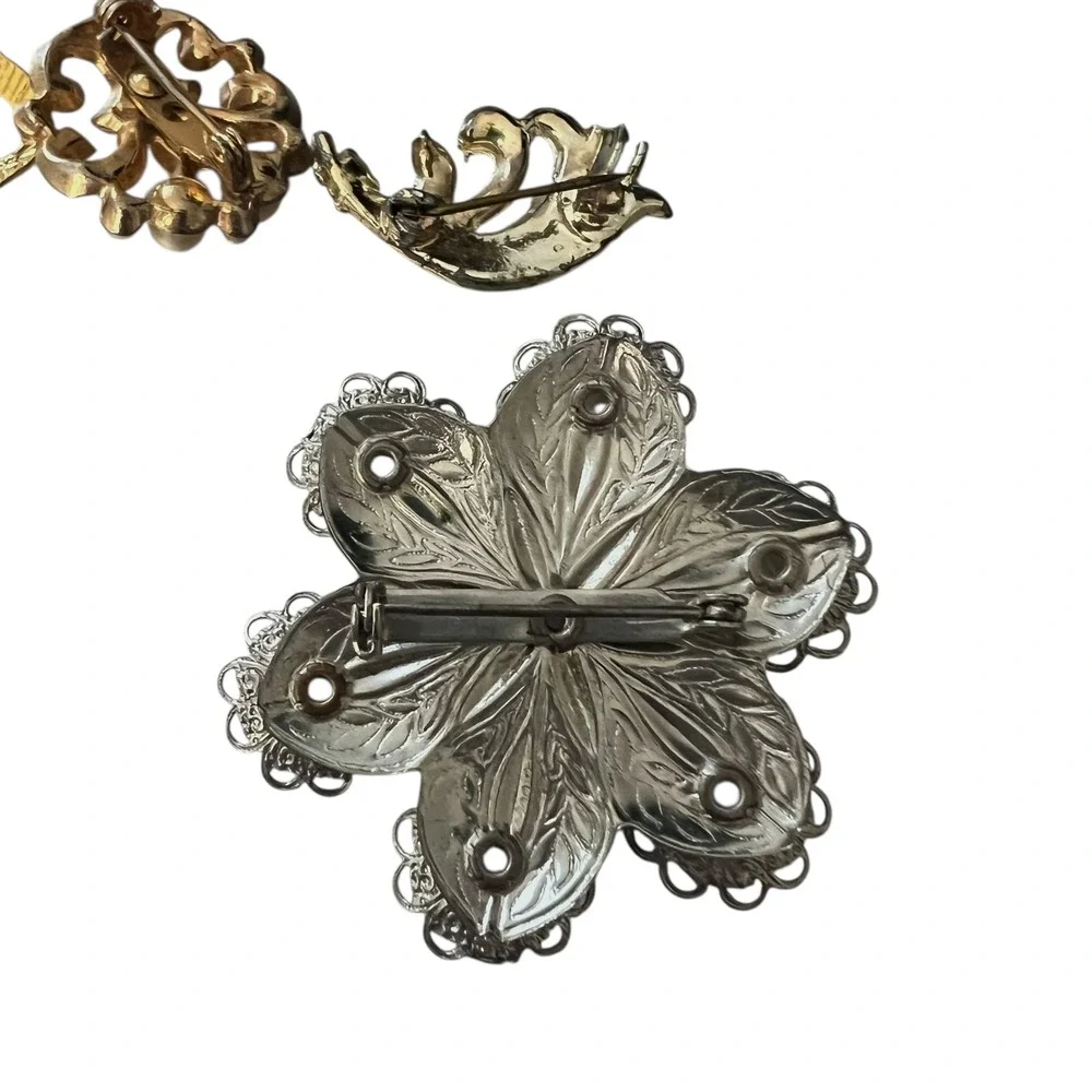 Lot of‎ 6 Vintage Brooches Christmas Bells Flower Leaf Accents Gold Tone